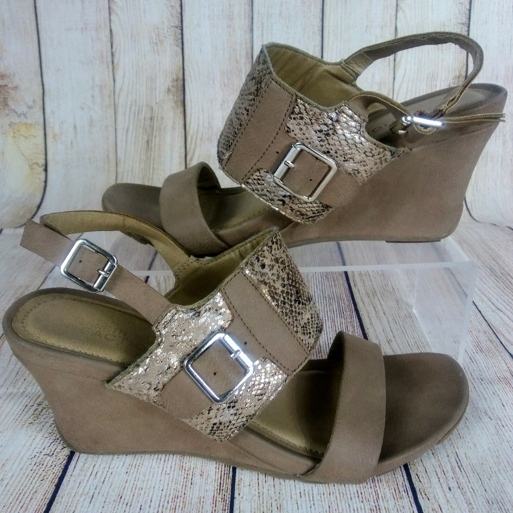 Kenneth Cole | Tan "Cedar Band" Wedge Sandals | 8M